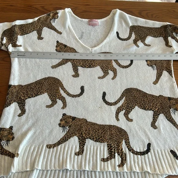 SHOW ME YOUR MUMU Oversized Hug Me Sweater Tossed Leopard Loose Knit V Neck L - Picture 10 of 10